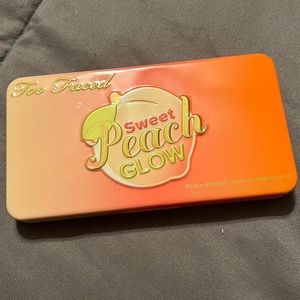 Too Faced Sweet Peach Glow Faced Palette